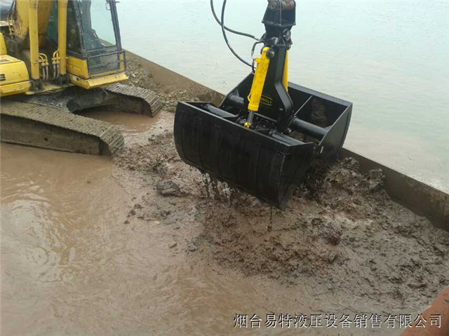 Customized excavator grab hopper  (2)