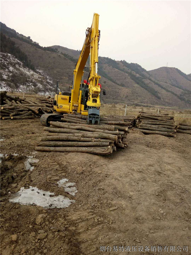 Production steps of excavator wood grapple